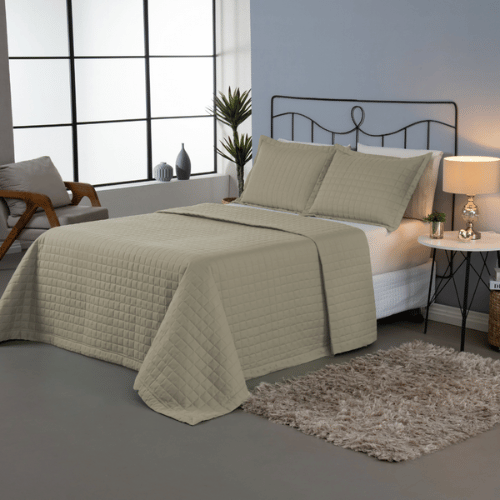 Costa Bella Trigueiro | Queen